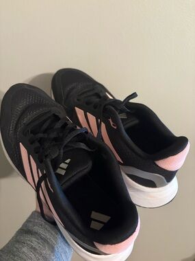 Adidas Cloudfoam size 4